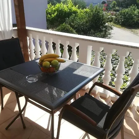 Appartamento In Stinjan With Balcony, Air Conditioning, Wifi 5018-2 Pola
