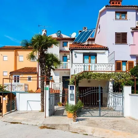 Apartment In Stinjan With Balcony, Air Conditioning, Wifi 5018-2