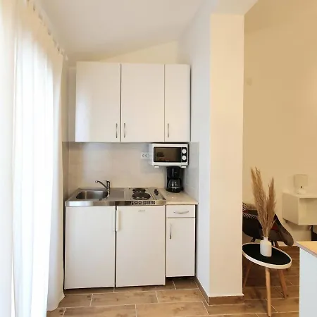 Appartamento In Stinjan With Balcony, Air Conditioning, Wifi 5018-2 Pola